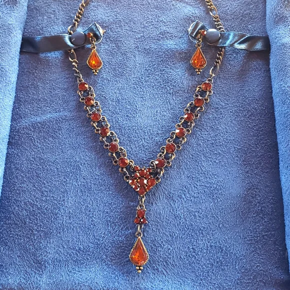 Necklace and earring set with beautiful orange/yellow stones - Picture 1 of 4